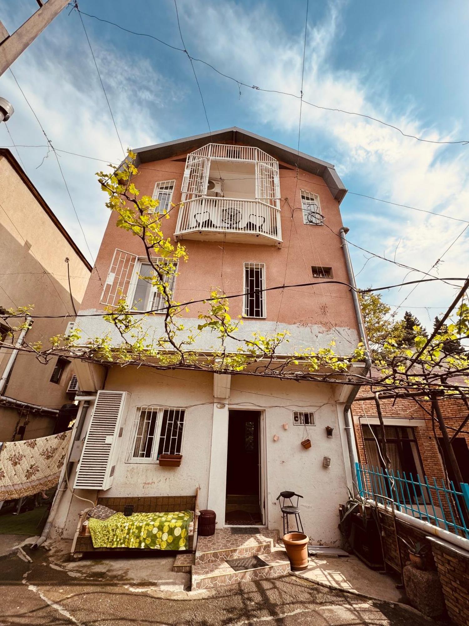 Sky Guest House Тбилиси Екстериор снимка