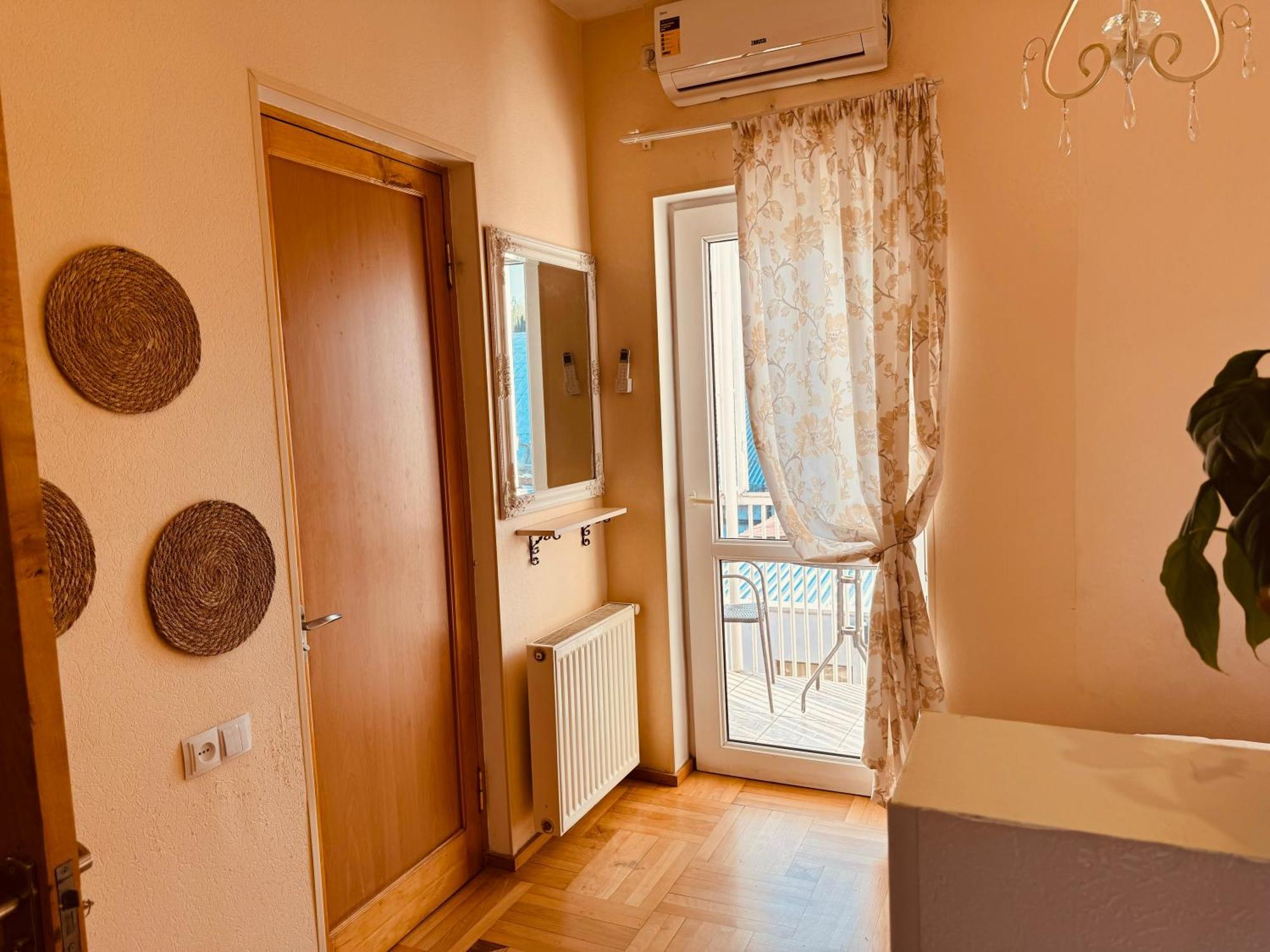 Sky Guest House Тбилиси Екстериор снимка
