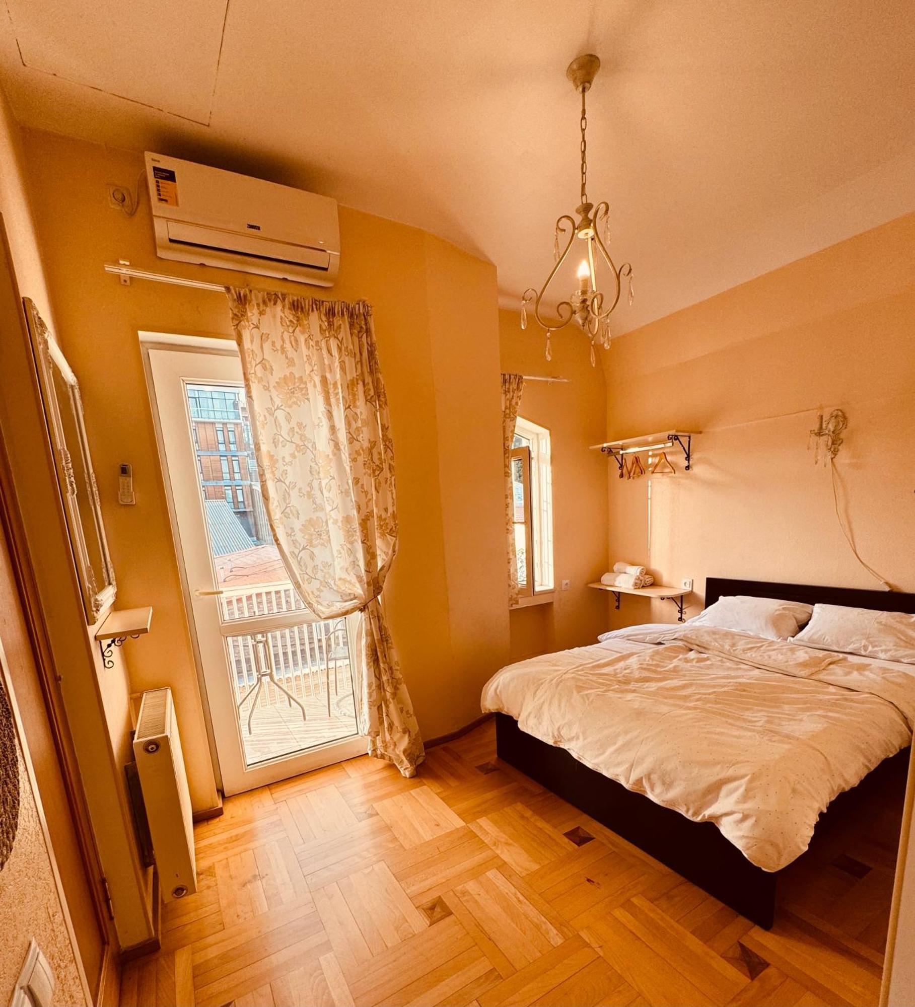 Sky Guest House Тбилиси Екстериор снимка