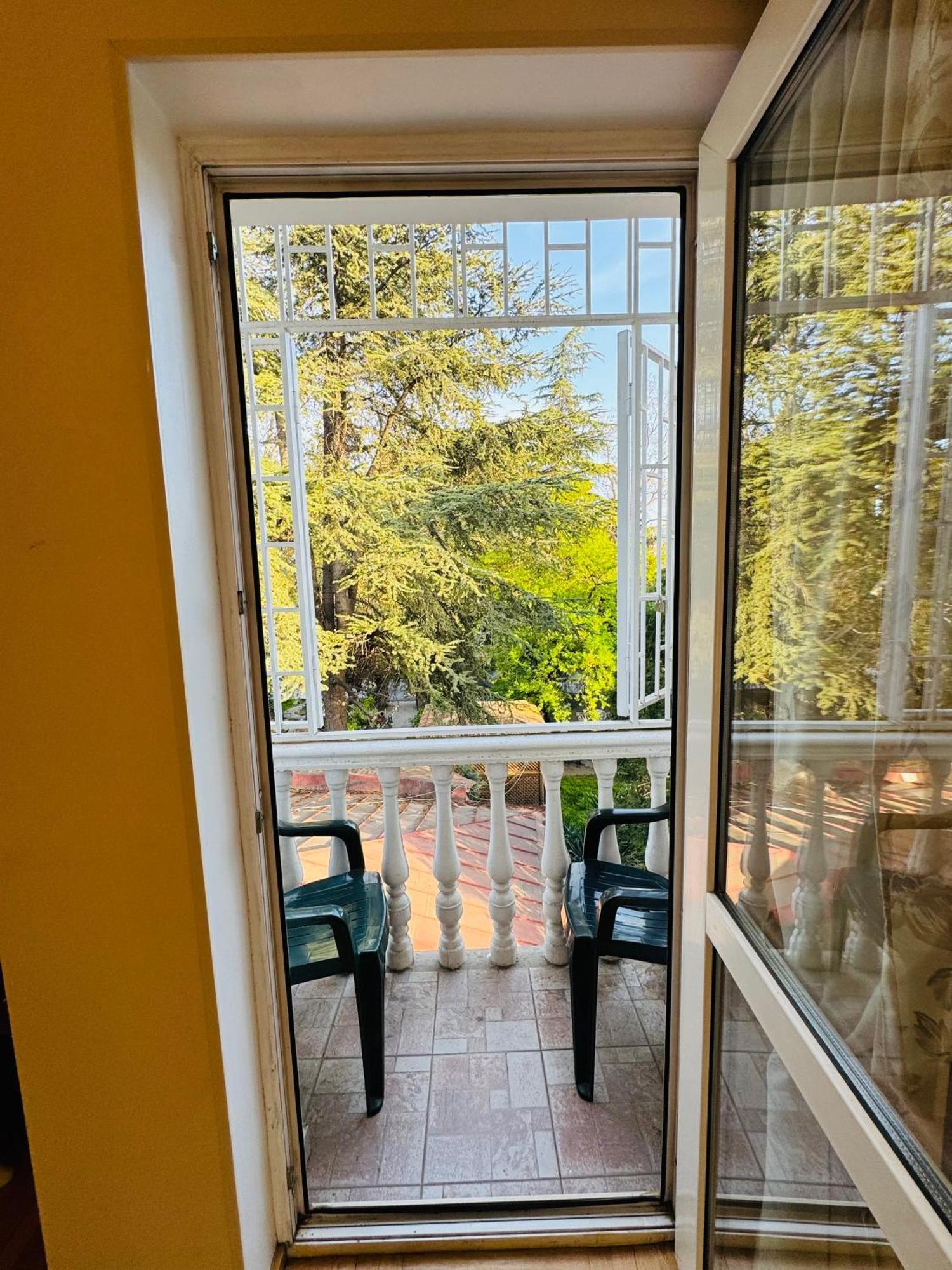 Sky Guest House Тбилиси Екстериор снимка